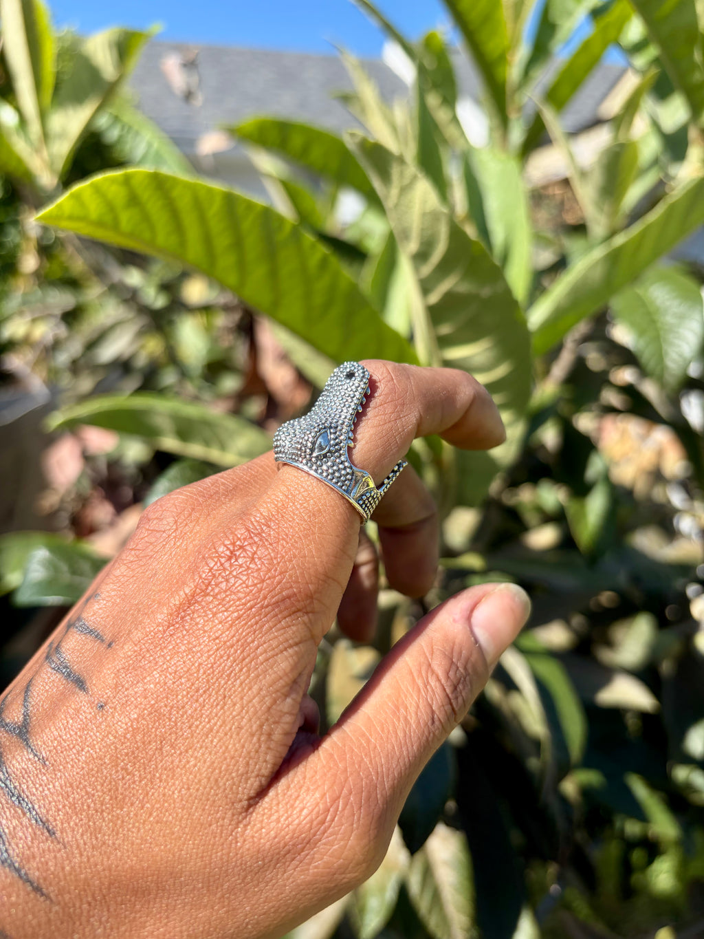 Alligator Bite Ring Textured