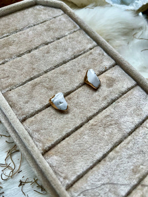 Howlite Studs Pair